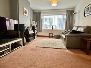 Lounge- click for photo gallery